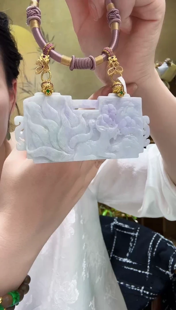 颈饰未镶嵌翡翠吊坠