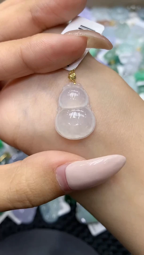 颈饰18K金镶嵌翡翠111111111111