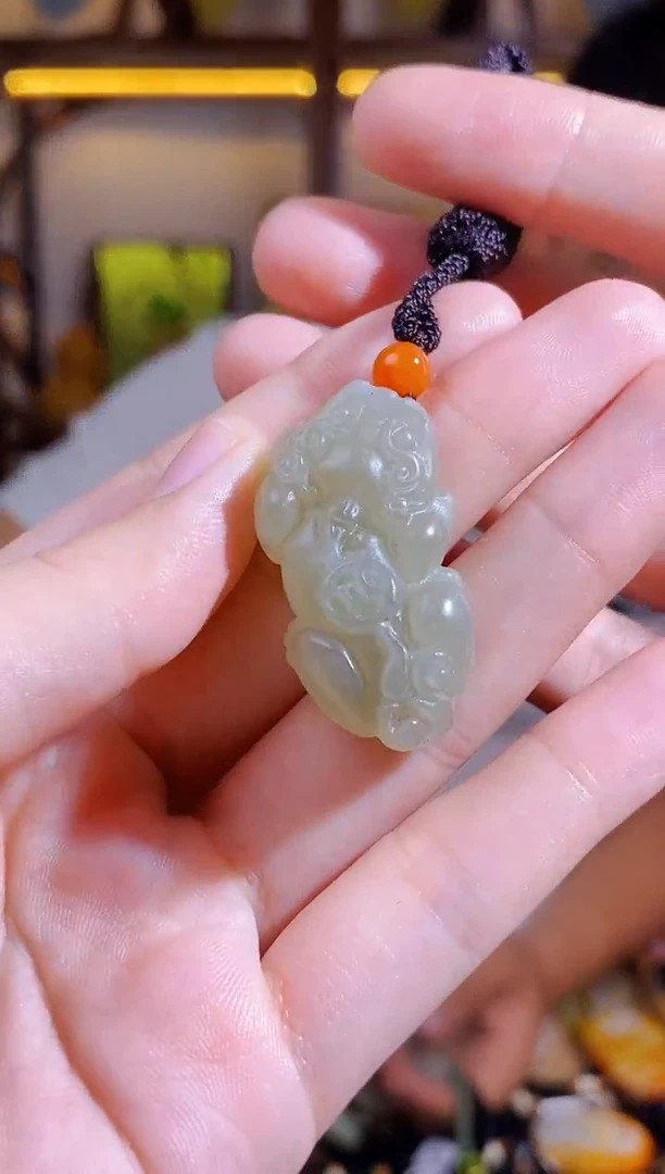 和田玉未镶嵌颈饰1