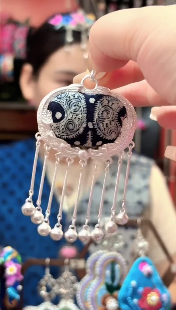 织绣云织谣民族风精美饰品 61