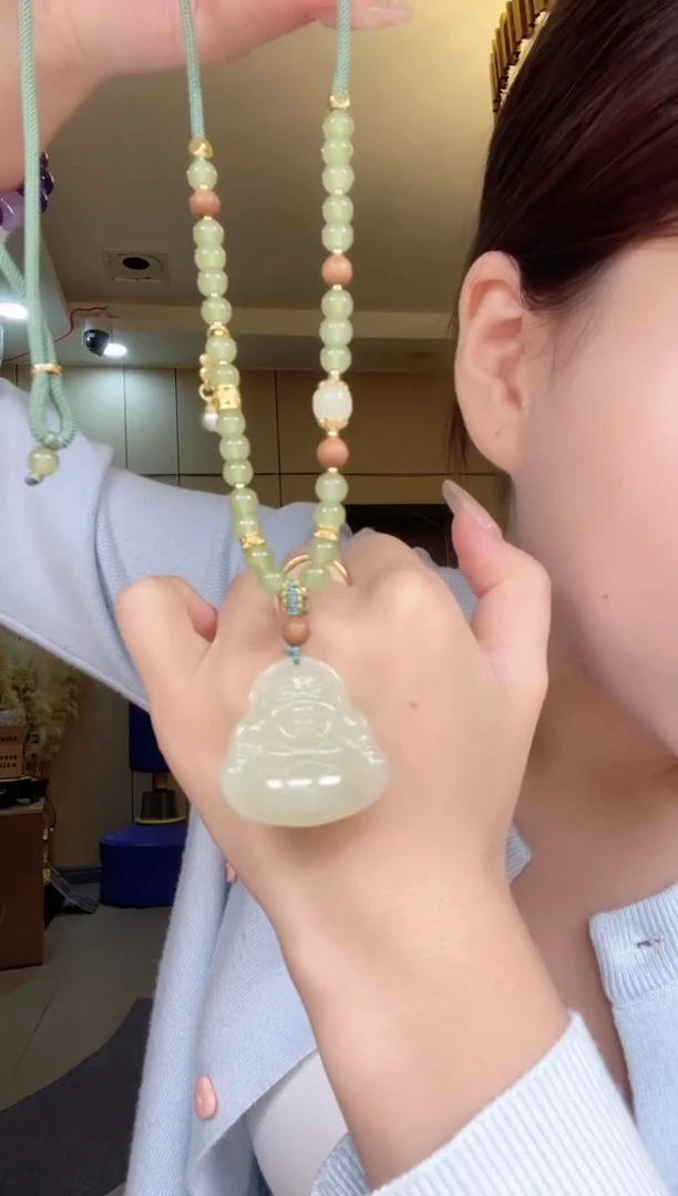 吊坠(赠链)未镶嵌石英质玉天然晴水大肚弥勒佛吊坠（重工35尺寸