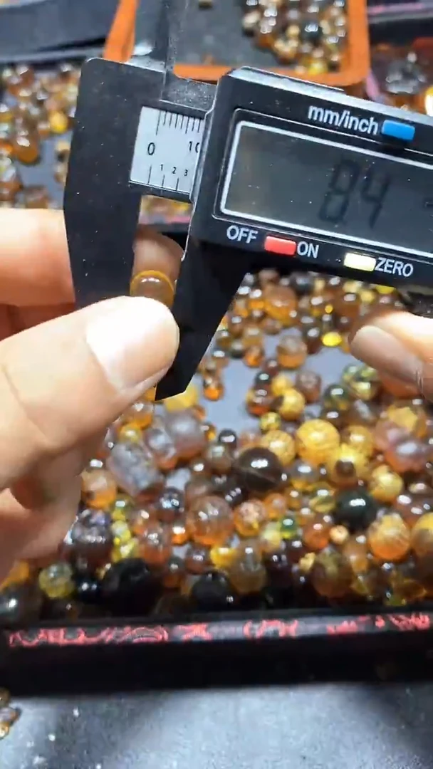 绿珀颈饰未镶嵌天然缅甸琥珀单珠