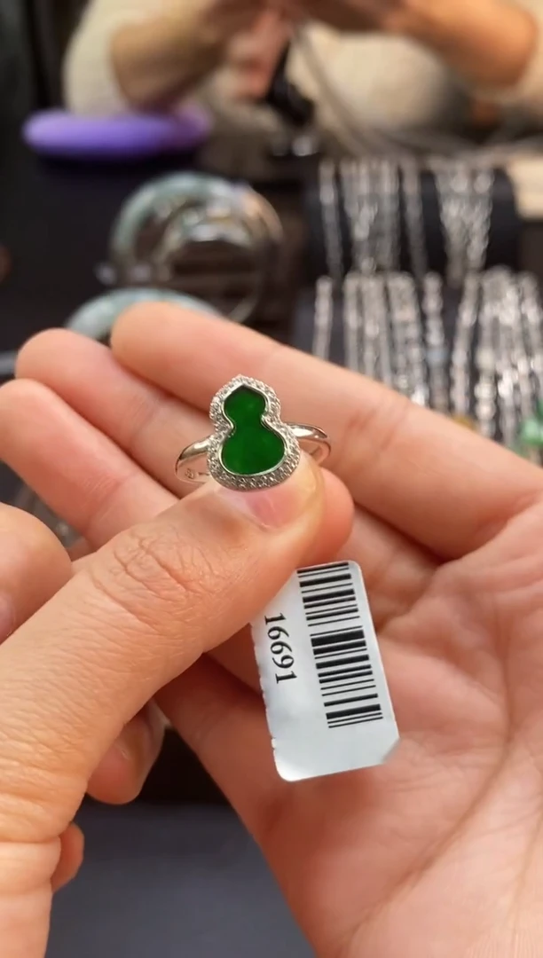 颈饰银S925镶嵌翡翠16691