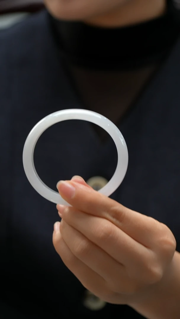 未镶嵌手镯（贵妃镯）翡翠40号