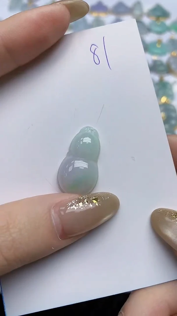 【闪购商品】翡翠颈饰未镶嵌天然翡翠A货