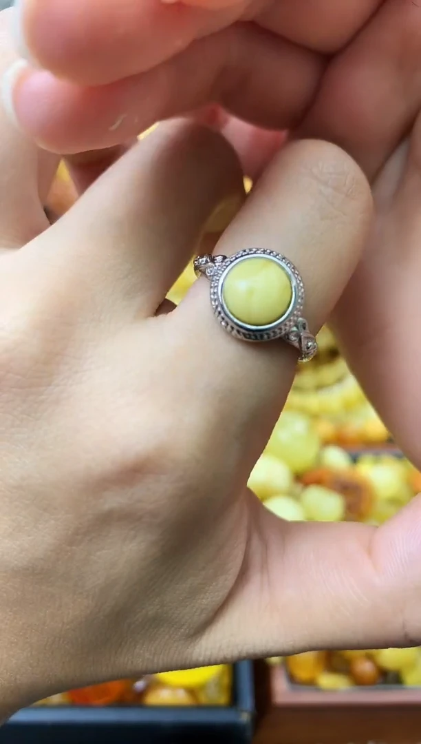 未镶嵌琥珀珠宝奇石9