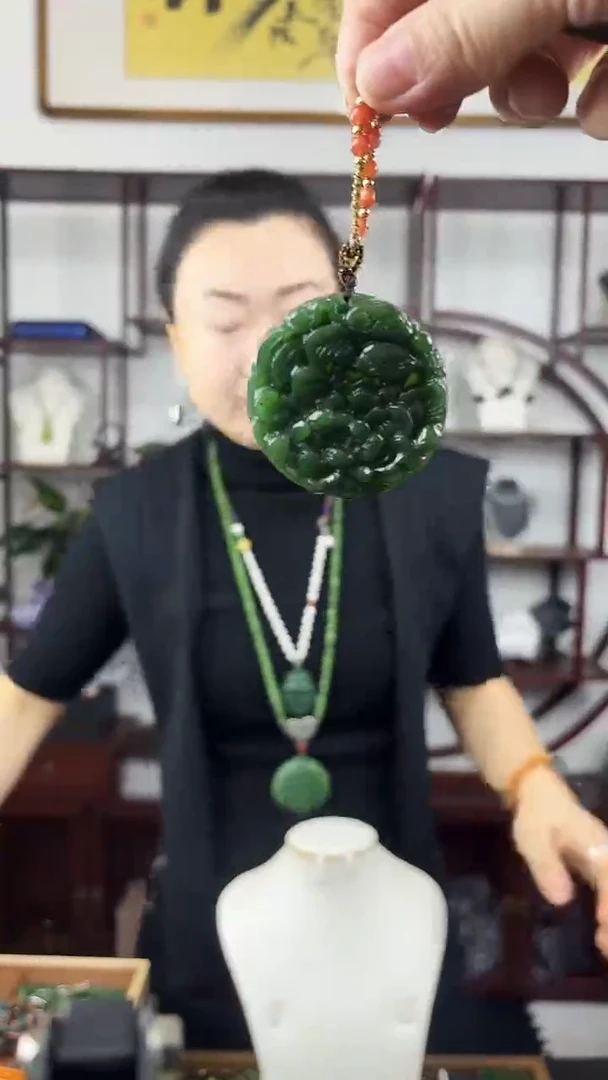 颈饰未镶嵌和田玉花开富贵