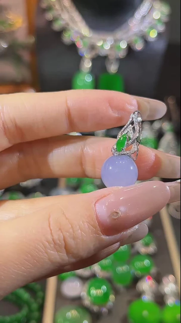 【闪购商品】翡翠吊坠(不含链)18K金镶嵌吊坠