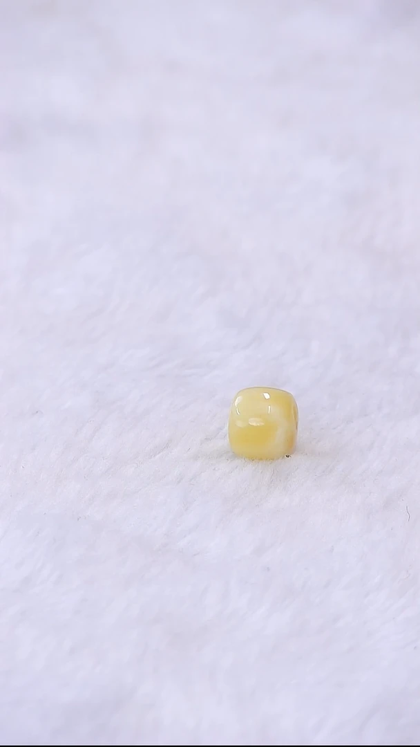 未镶嵌蜜蜡裸石俄料微瑕