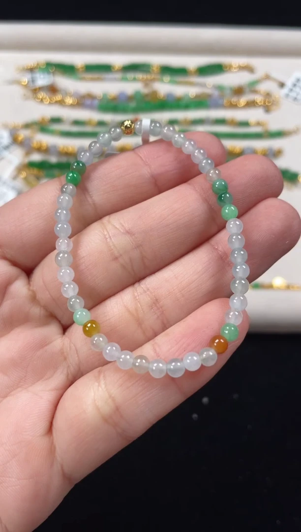 18K金镶嵌手串翡翠一条  P119