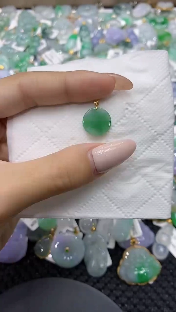 颈饰18K金镶嵌翡翠111111111111