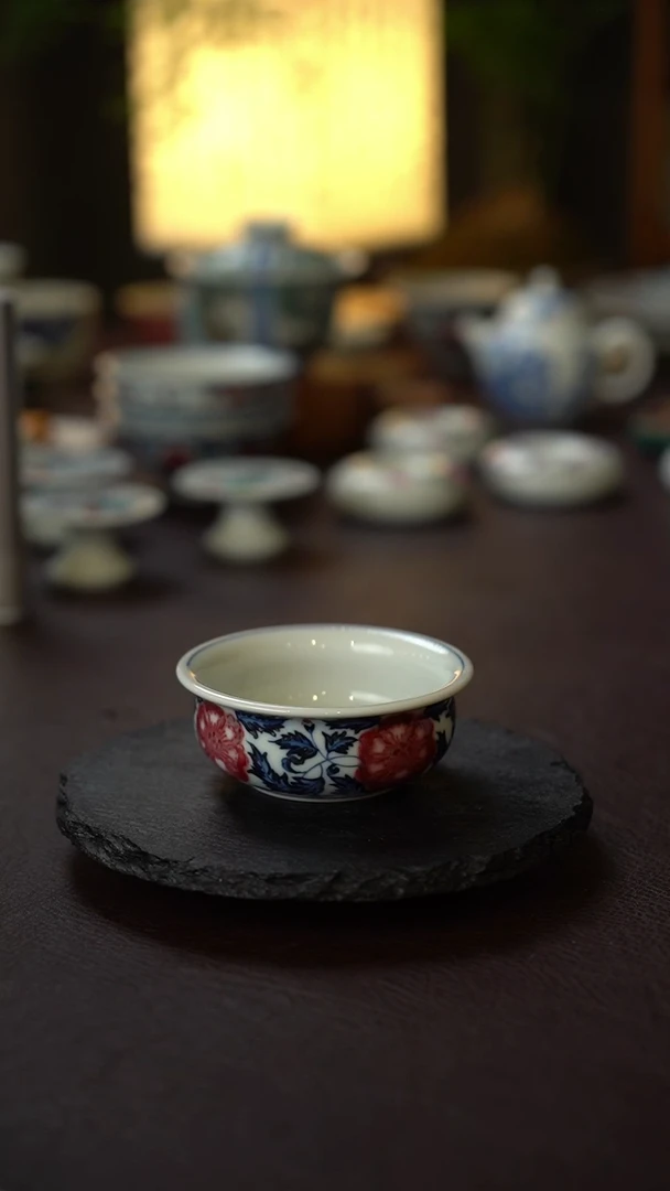景德镇全手工手绘青花釉里红叶子主人杯（微瑕）
