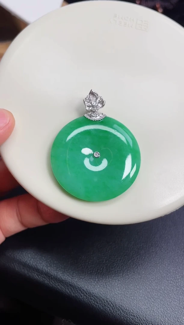 颈饰18K金镶嵌翡翠【32】46.9  36.4   6mm