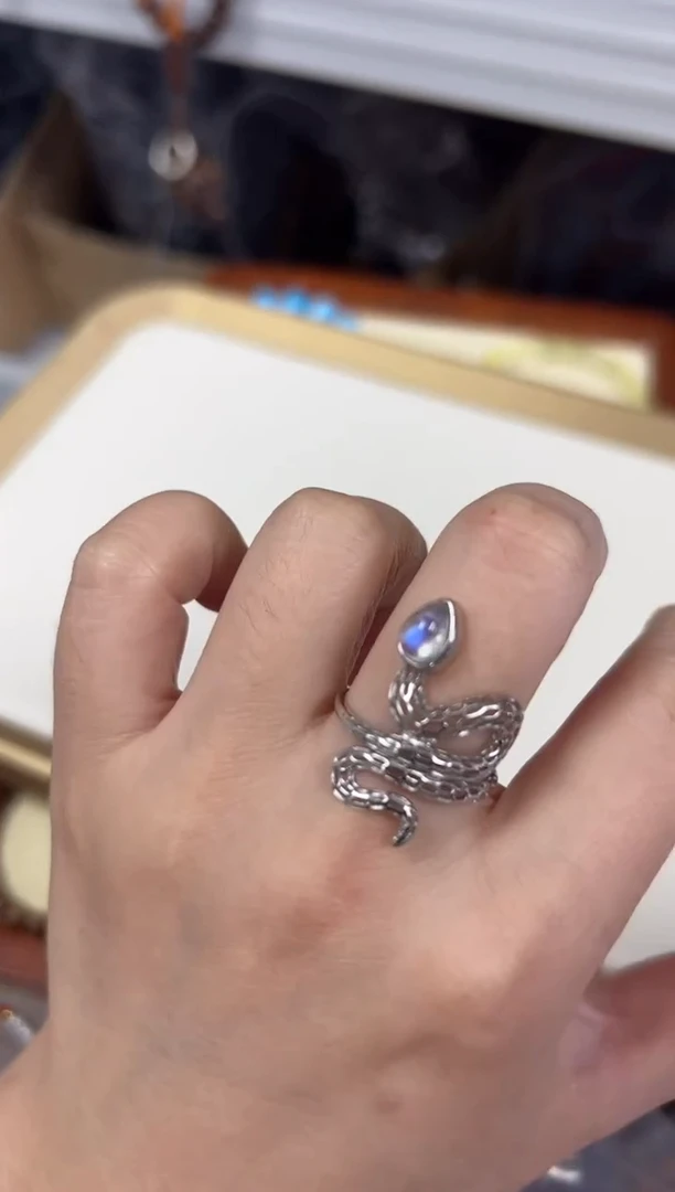 戒指银S925镶嵌月光石蓝月光蛇戒银镶嵌戒指[2545]