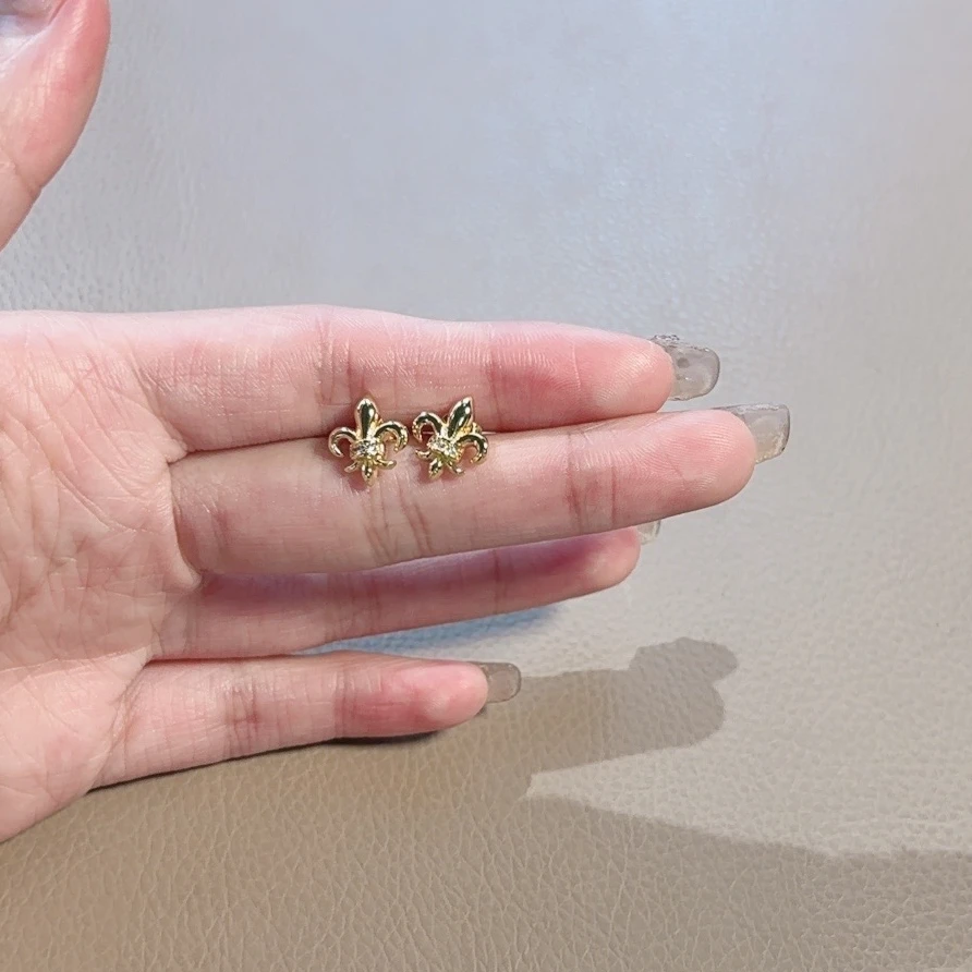铜合金合成锆石耳饰 【鸢尾花】时尚百搭精致耳钉A614