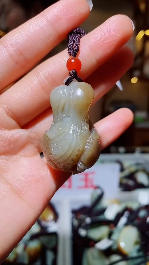 和田玉未镶嵌颈饰1