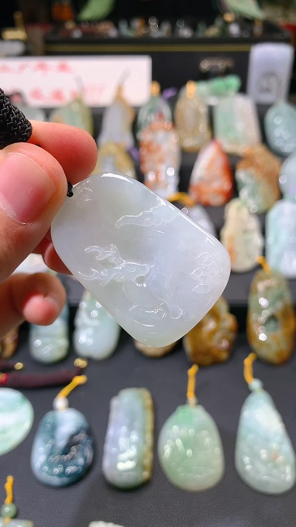 【闪购商品】翡翠颈饰未镶嵌挂件