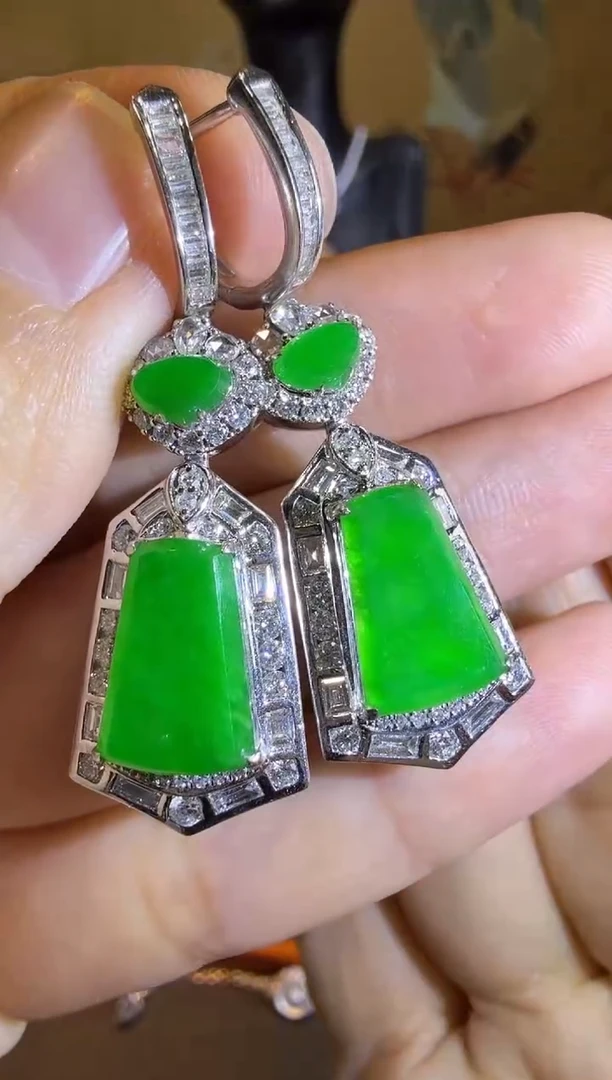 【闪购商品】翡翠耳饰18K金镶嵌正阳满绿无事牌耳坠