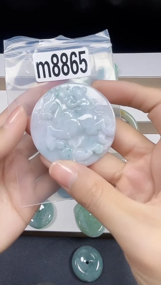 颈饰未镶嵌翡翠天然翡翠吊坠挂件