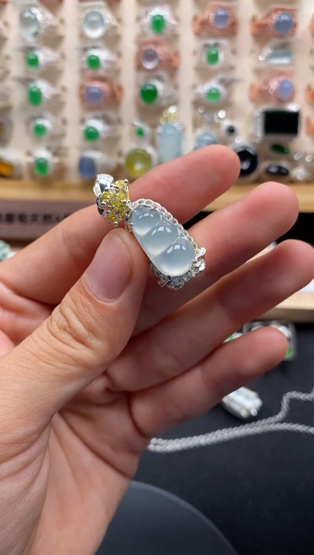 颈饰未镶嵌翡翠缅甸天然a货翡翠时尚