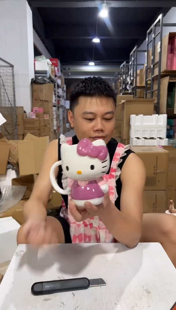 瓷片粉色kt全身杯陶瓷