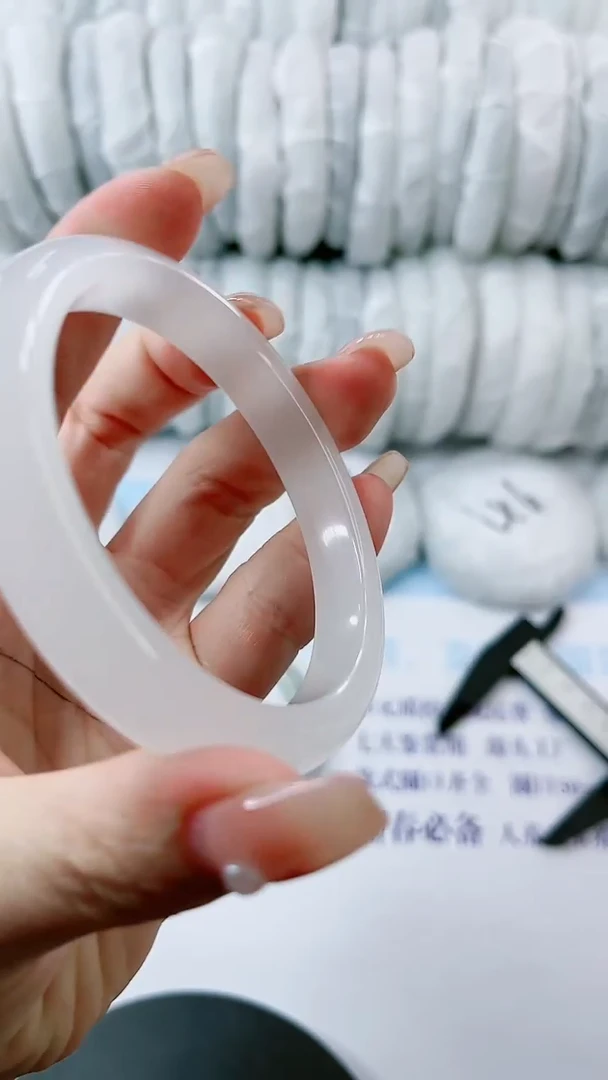 【闪购商品】石英质玉手镯未镶嵌0632532295-多样性发货