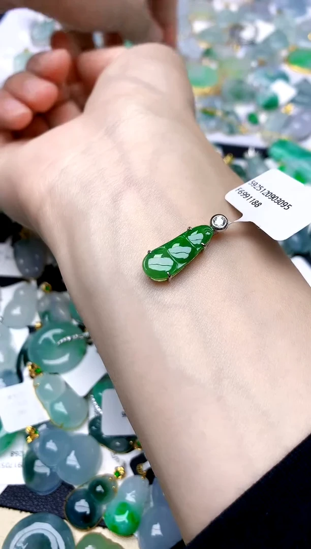 颈饰银S925镶嵌翡翠天然A货翡翠