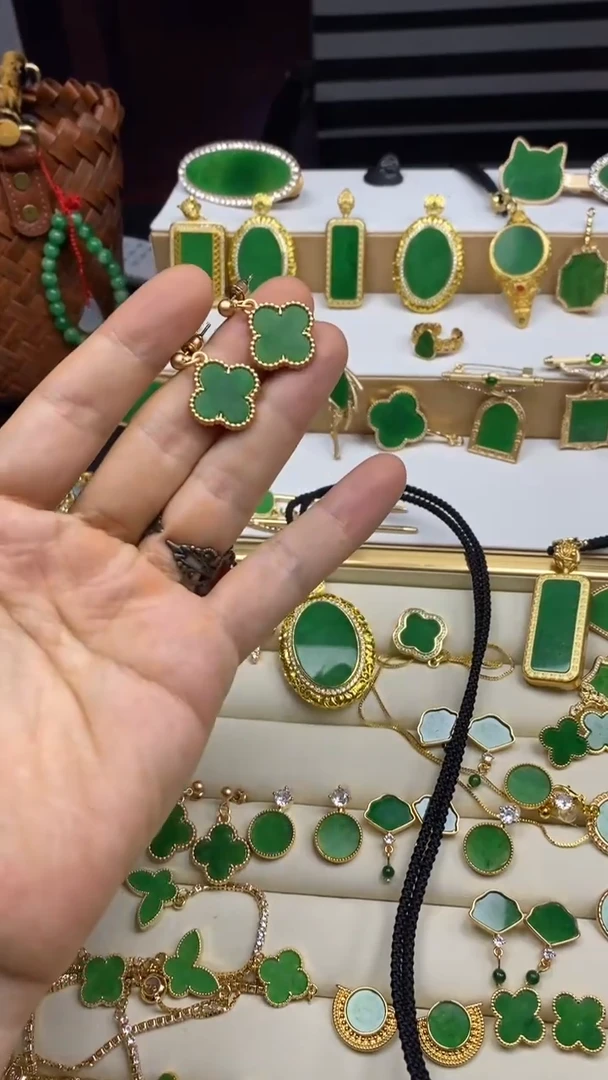 无钛钢四叶草耳坠