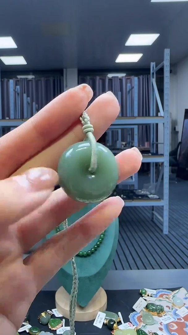 未镶嵌和田玉挂件1