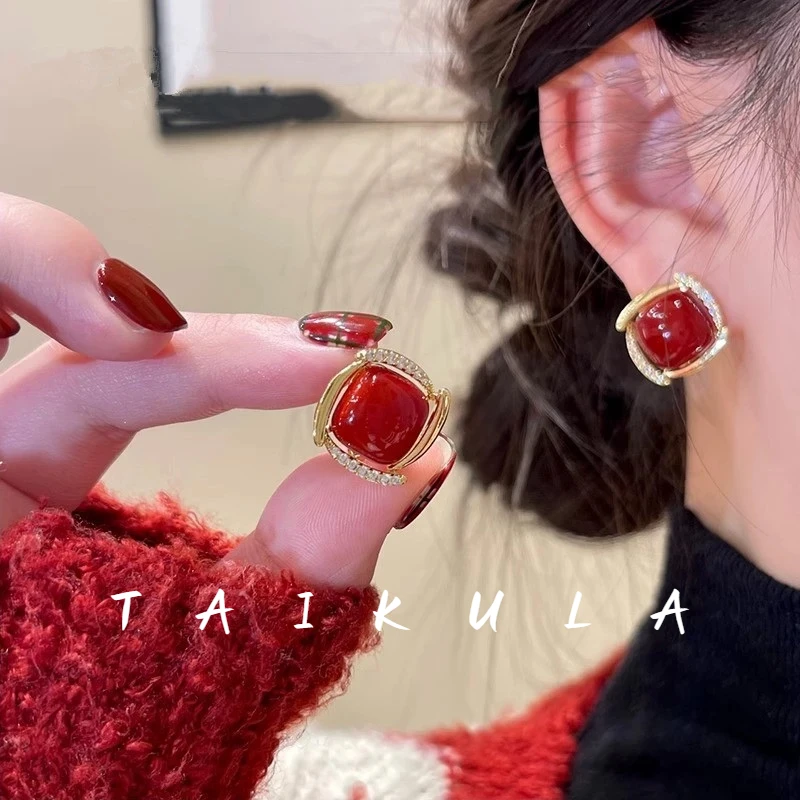 925银针耳钉女2025新款爆款秋冬耳饰红色小众设计法式高级感耳环