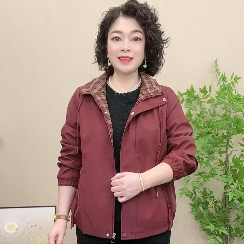 长袖妈妈外套宽松中老年女装常规秋季适中休闲纯色连帽拉链百搭