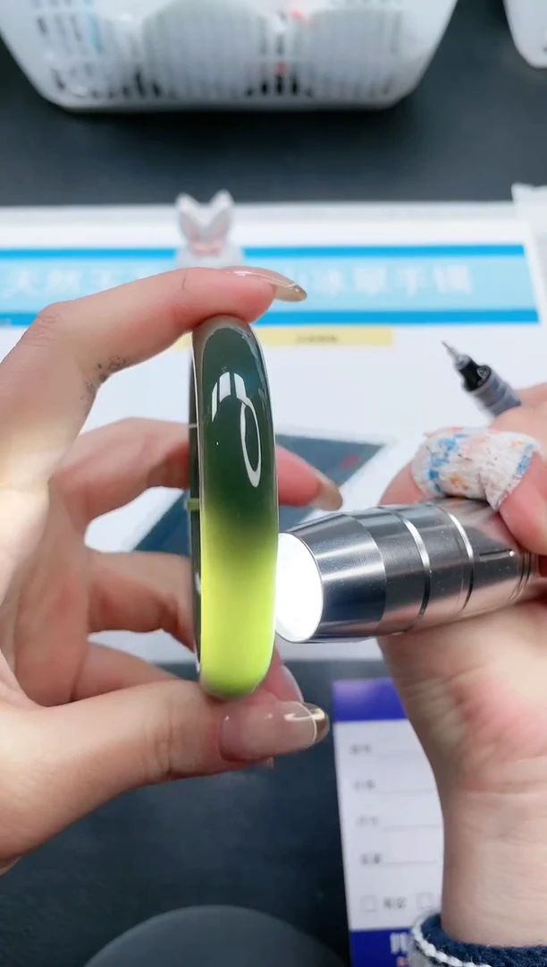 【闪购商品】和田玉手镯未镶嵌18V430-58