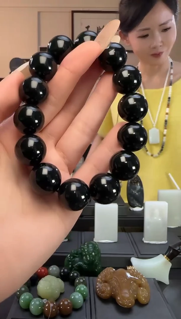 颈饰未镶嵌和田玉青玉圆珠手串