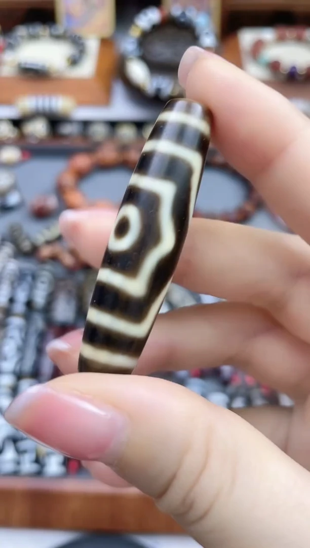 玛瑙/玉髓珠珠未镶嵌牙黄宝盖三眼