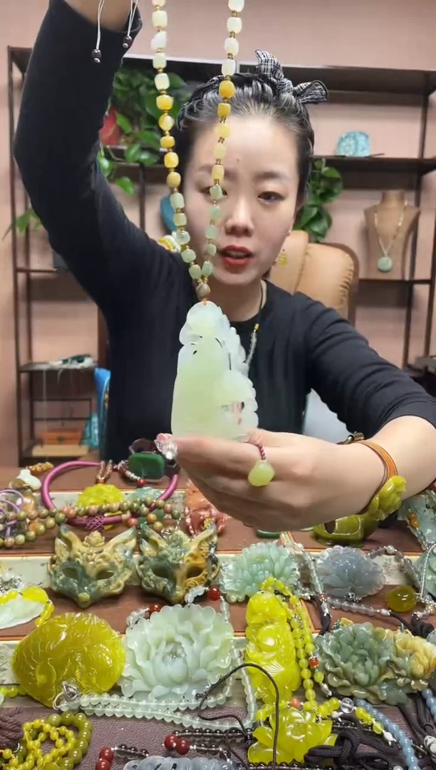 未镶嵌岫玉吊坠·