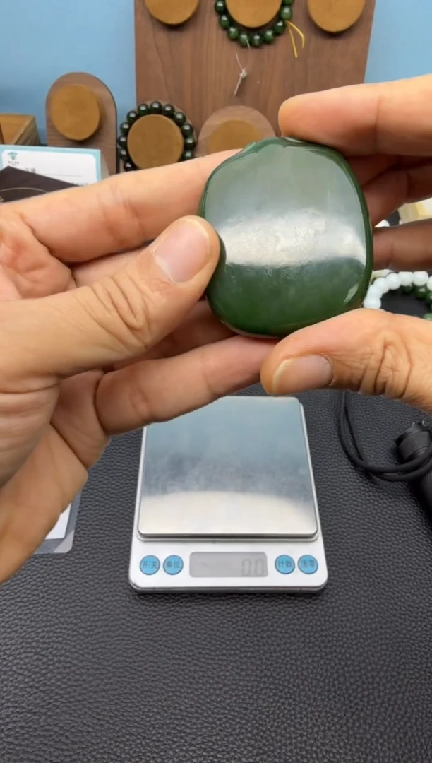 颈饰未镶嵌和田玉e****r30