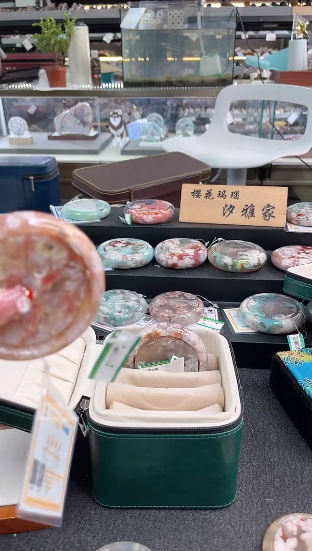 未镶嵌手镯石英质玉六*六圈口（赠品镯心）