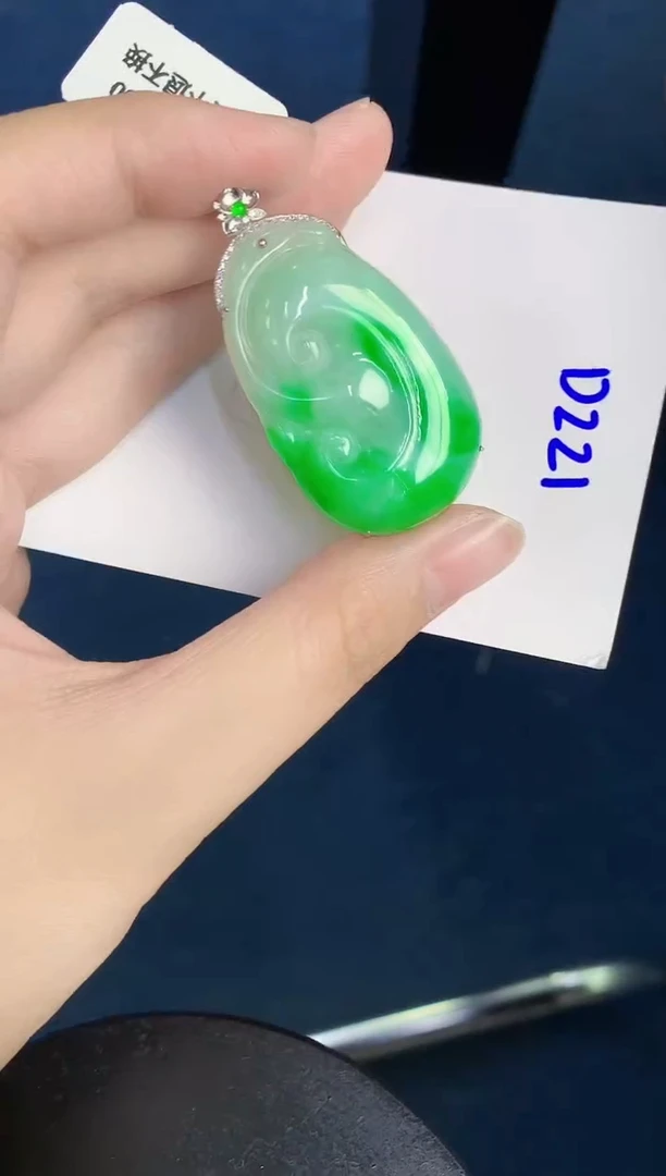 翡翠18K金镶嵌颈饰天然翡翠緬甸A貨