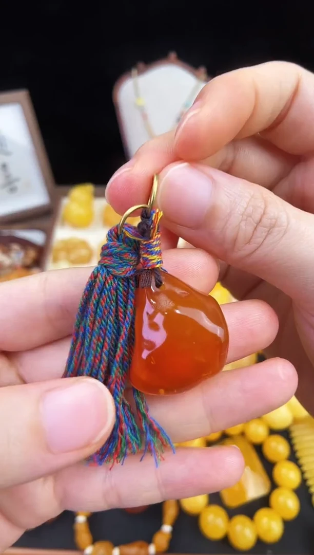 琥珀未镶嵌珠宝奇石柒月