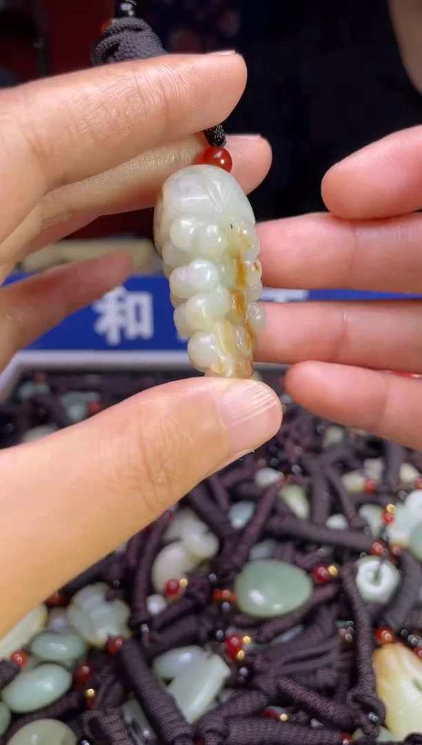 未镶嵌和田玉挂件1