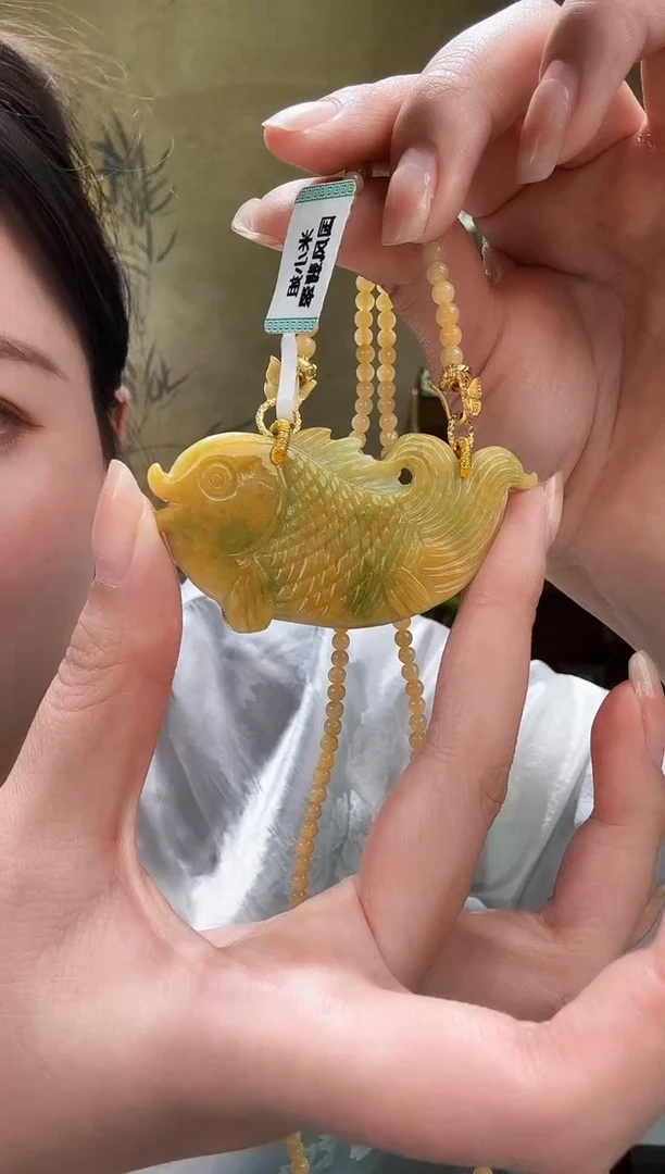 颈饰未镶嵌翡翠吊坠