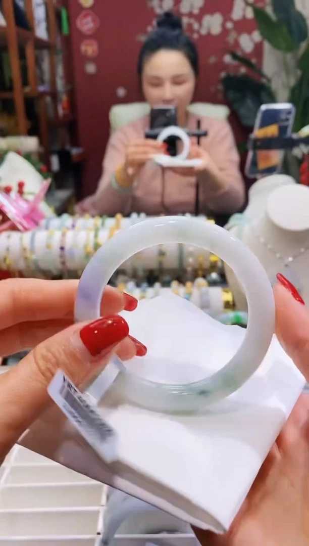 【闪购商品】翡翠手镯未镶嵌65圆条5657/10.0*9.8