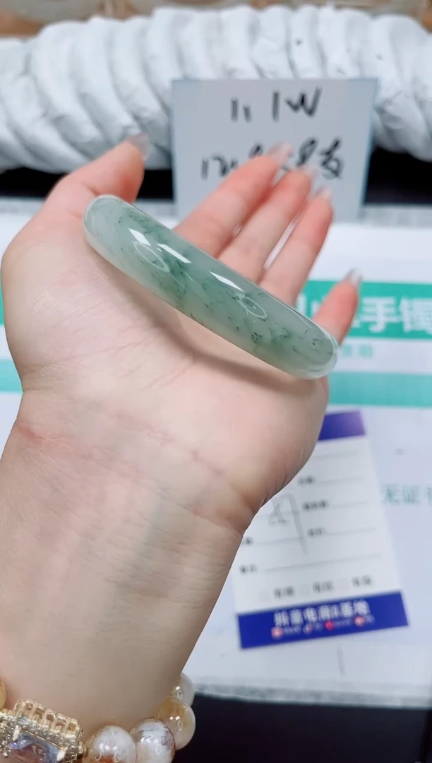 石英质玉手镯未镶嵌63/57