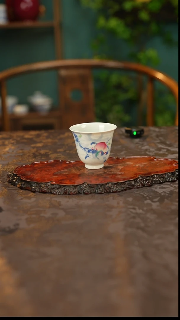 倪建华斗彩桃子主人杯