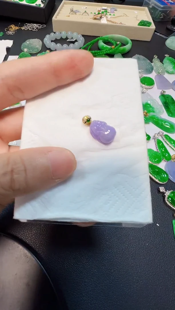 吊坠(不含链)18K金镶嵌翡翠680