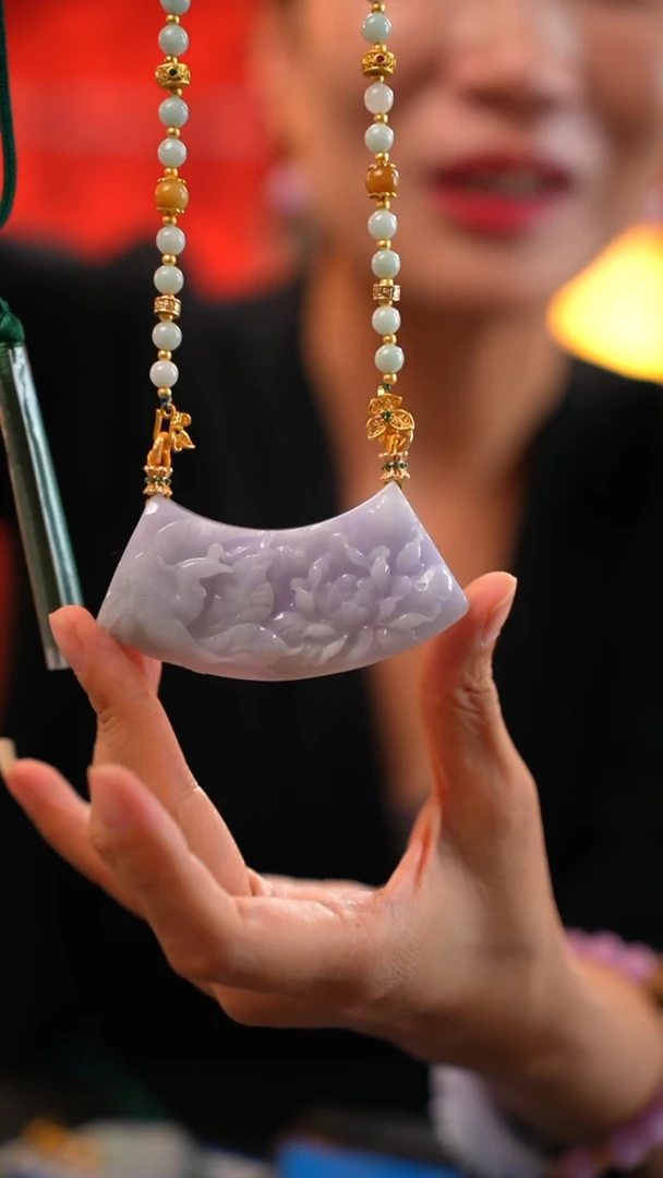 翡翠未镶嵌颈饰24小时内发货质保A货