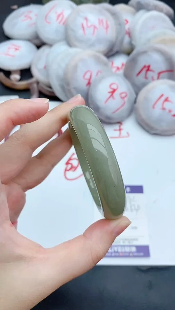 未镶嵌手镯石英质玉131+53/54