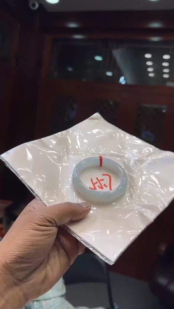 【闪购商品】翡翠手镯未镶嵌手镯