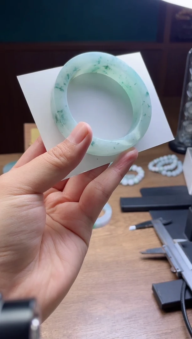 未镶嵌手镯定制翡翠梵*定制