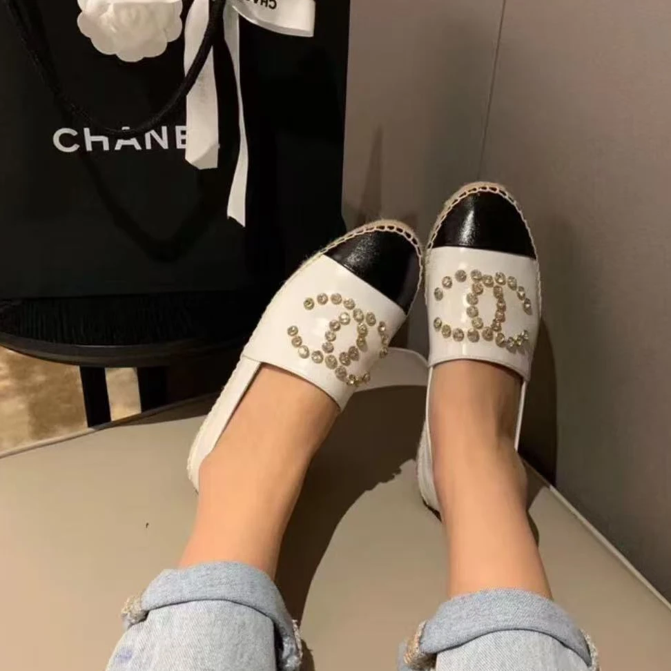 未使用 Chanel/香奈儿 熊猫拼色钻钻渔夫鞋 36码